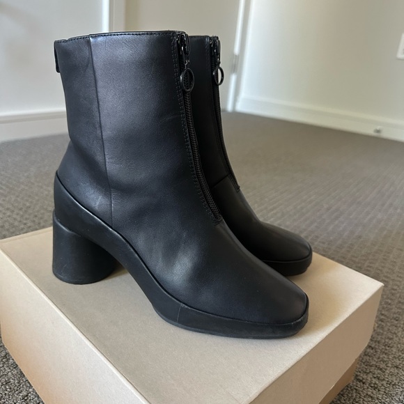 Camper upright boots sz6 - Picture 2 of 3